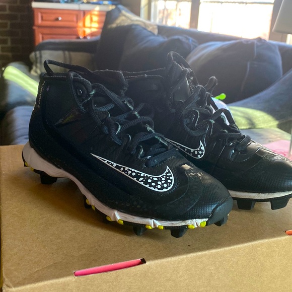 Nike Shoes Nike Baseball Cleats Youth Boys Size 2 Poshmark